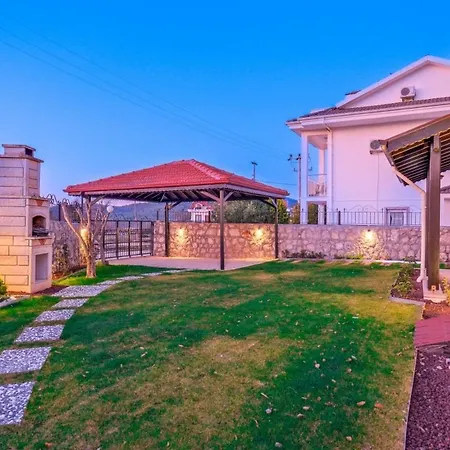 Hisaroenue, Center Luxury Villa *